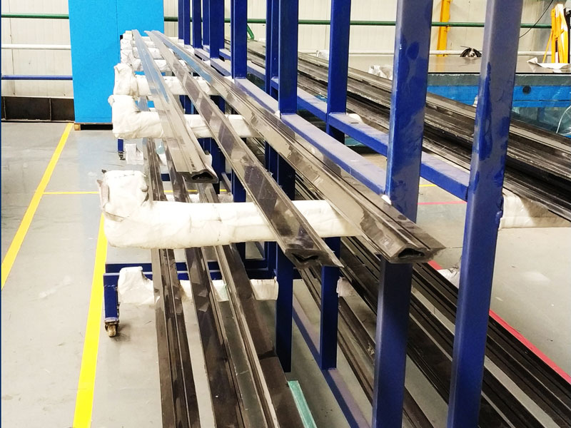 Углеродноволокнистый текстильный игольчатый станок